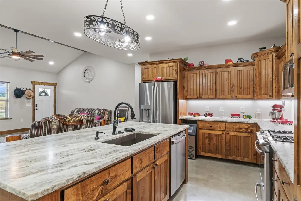 182 Vz County Road 1228 Canton TX 75103
