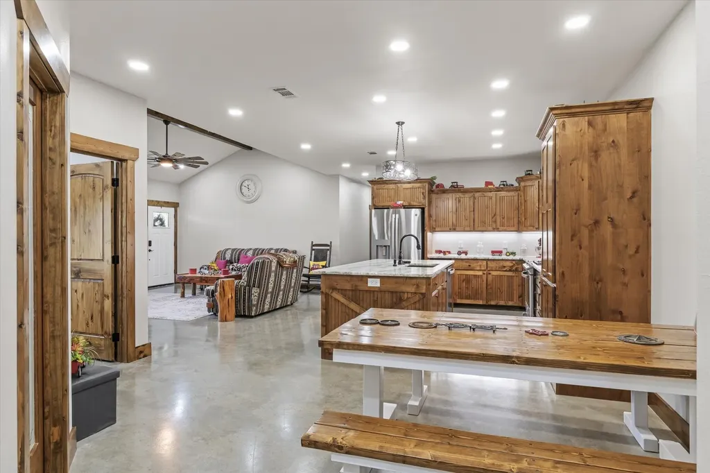 182 Vz County Road 1228 Canton TX 75103