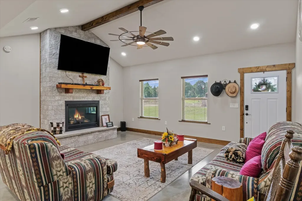 182 Vz County Road 1228 Canton TX 75103