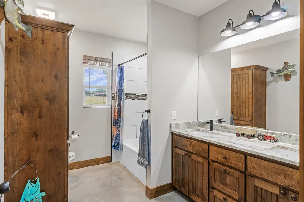 182 Vz County Road 1228 Canton TX 75103