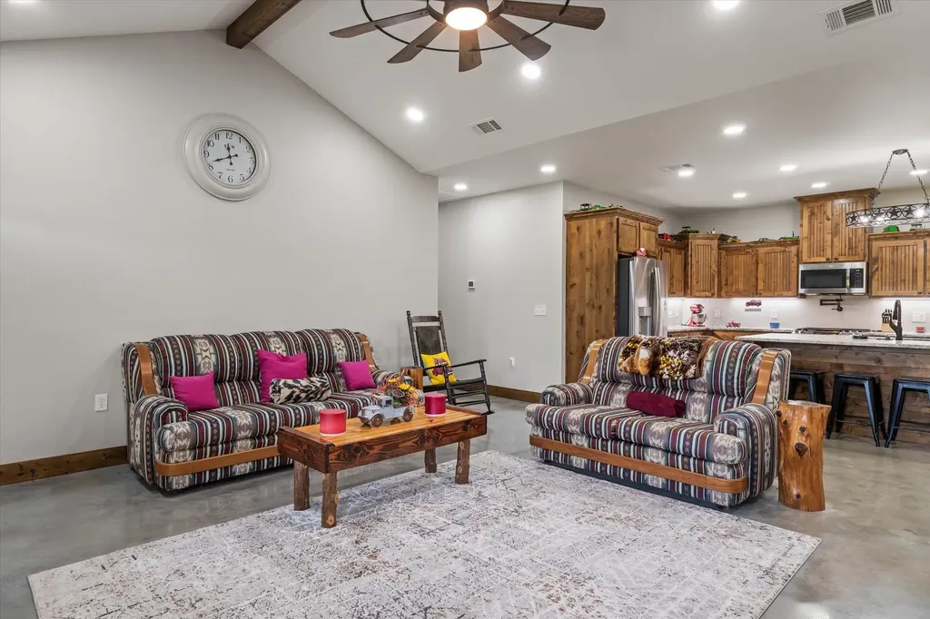 182 Vz County Road 1228 Canton TX 75103