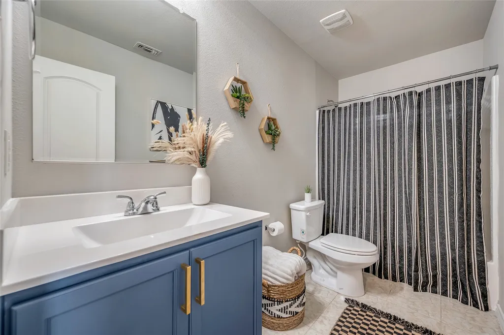 1981 Rainwater Way Lancaster TX 75146