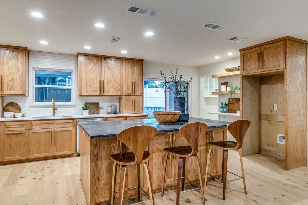 9563 Windy Knoll Drive Dallas TX 75243