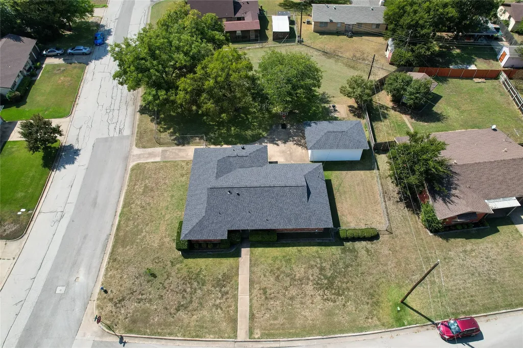 240 Smith Street Burleson TX 76028