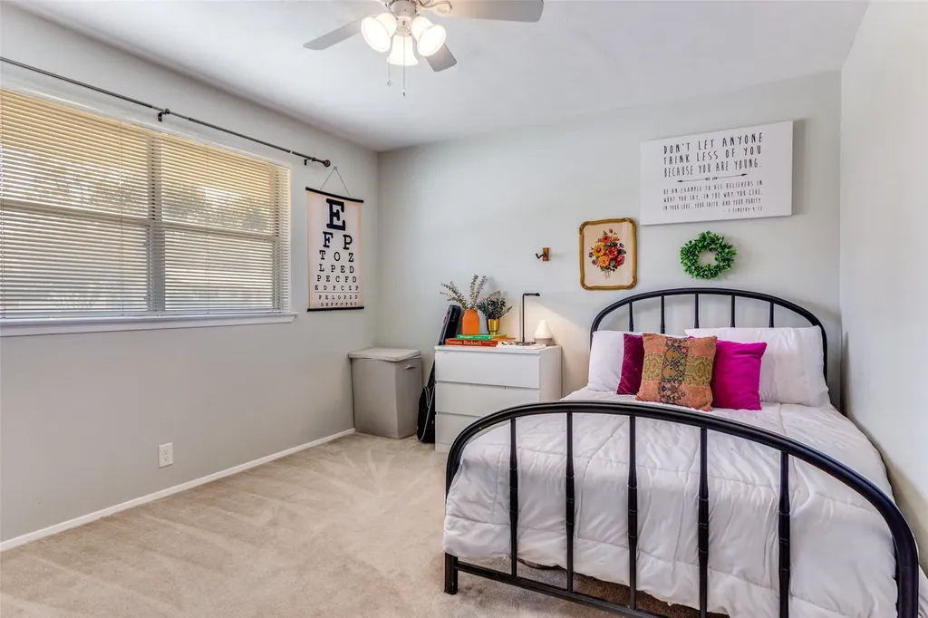 240 Smith Street Burleson TX 76028