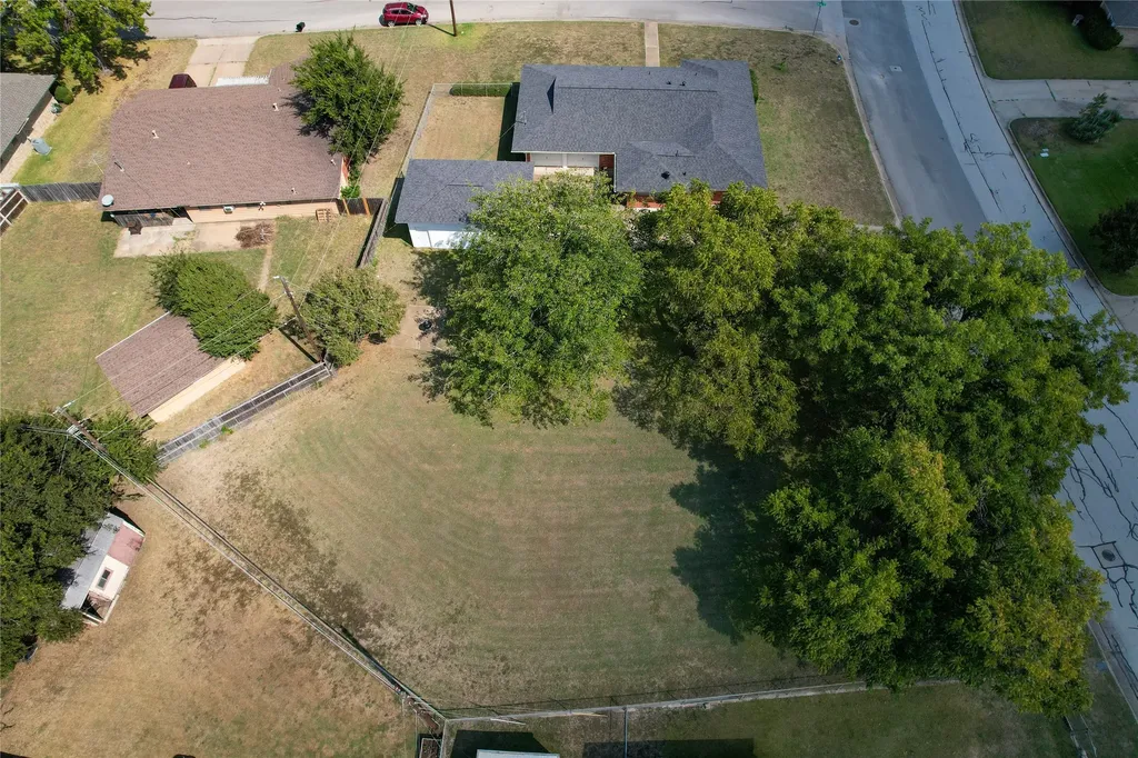 240 Smith Street Burleson TX 76028
