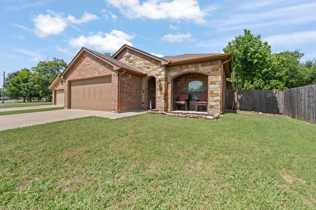 417 Nelson Street Godley TX 76044