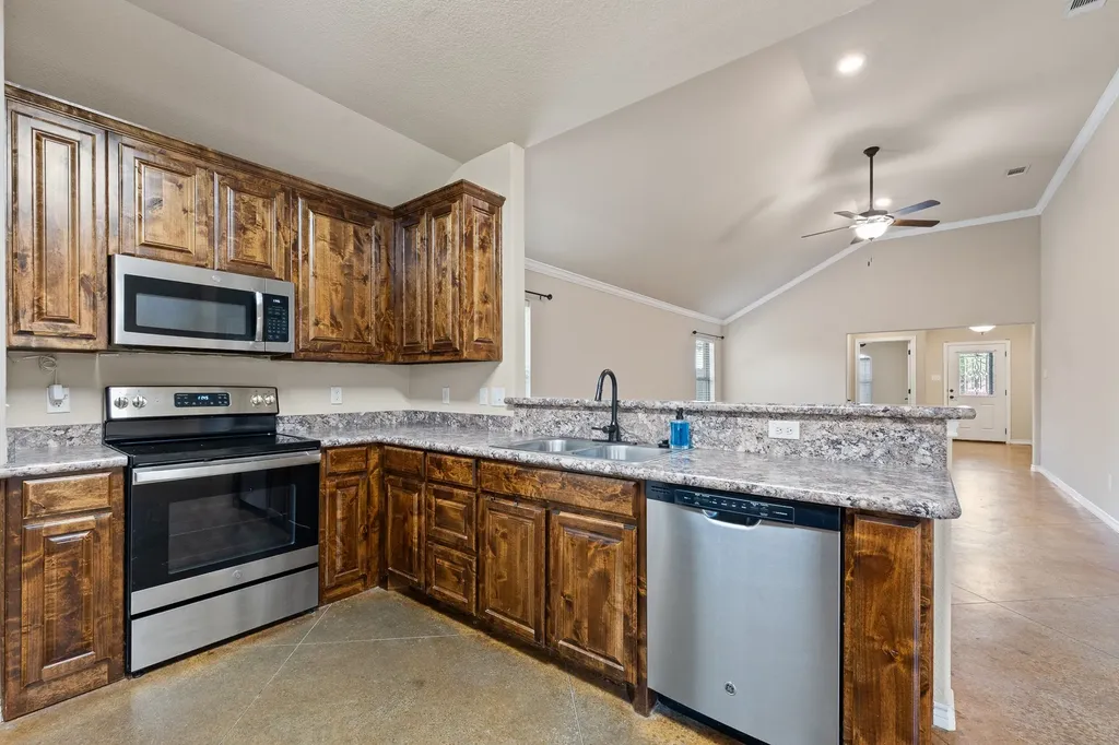 417 Nelson Street Godley TX 76044