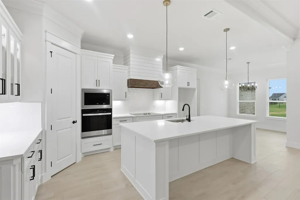 2714 Village Road Granbury TX 76049