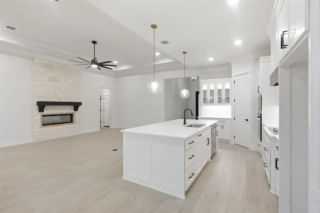 2714 Village Road Granbury TX 76049
