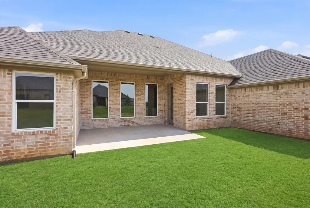 2714 Village Road Granbury TX 76049