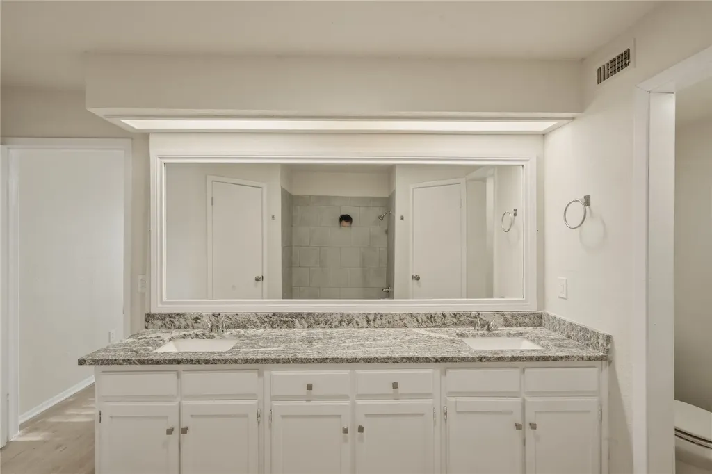 1620 Brown Trail Hurst TX 76054