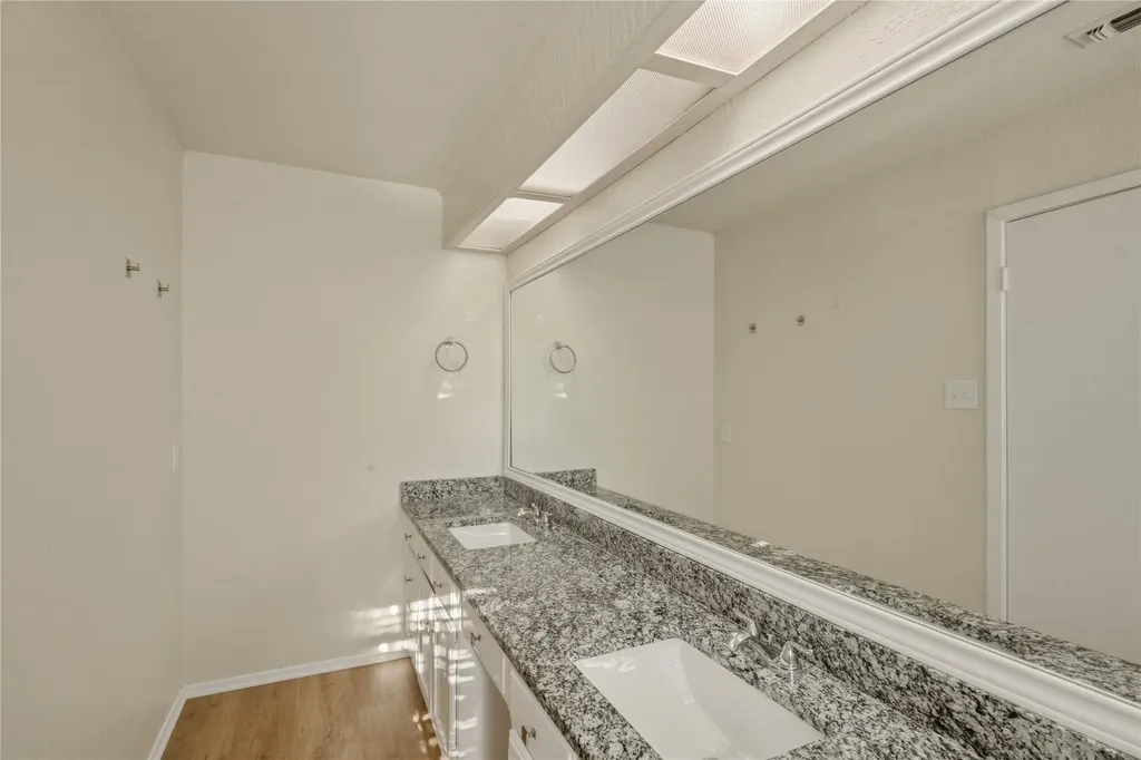 1620 Brown Trail Hurst TX 76054