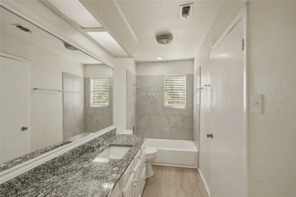 1620 Brown Trail Hurst TX 76054
