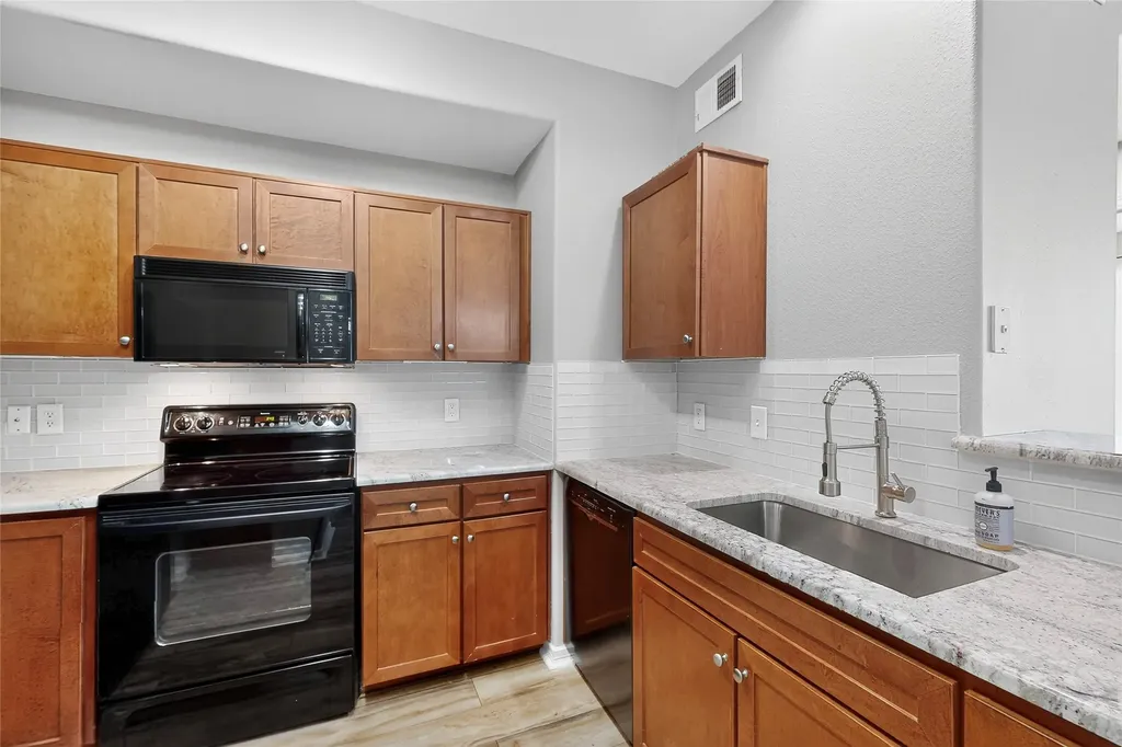 330 Las Colinas Boulevard E Irving TX 75039