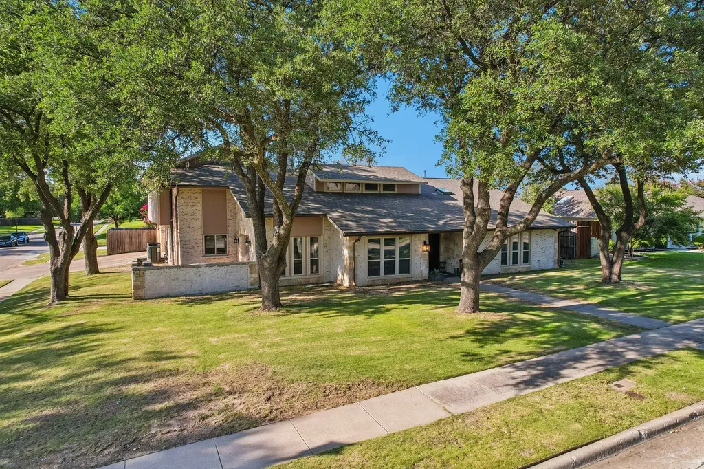1501 Northland Street Carrollton TX 75006