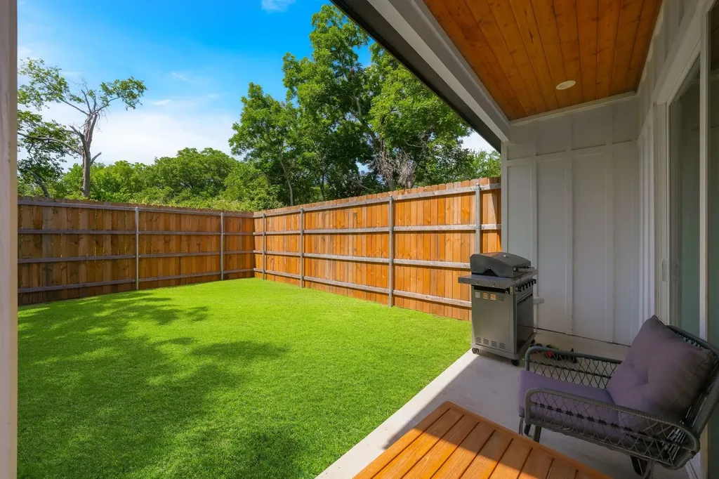 1908 Duluth Street Dallas TX 75212