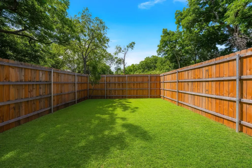 1908 Duluth Street Dallas TX 75212