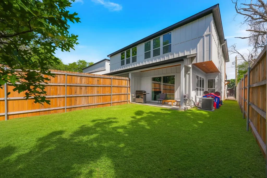 1908 Duluth Street Dallas TX 75212