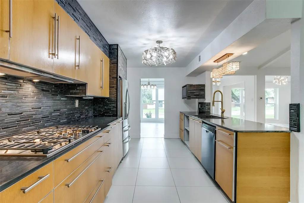 7208 Fernmeadow Drive Dallas TX 75248