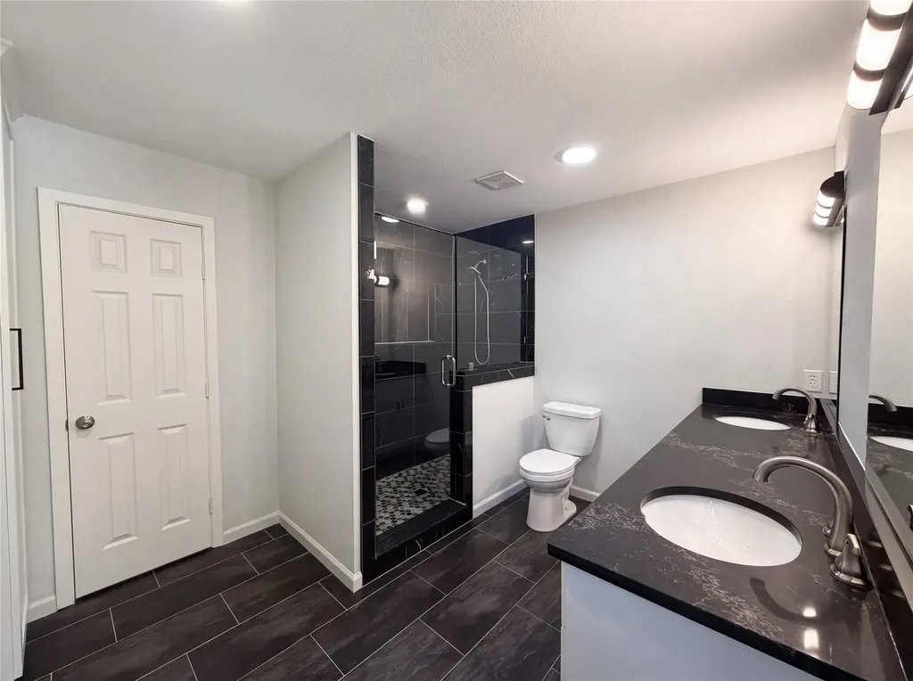 126 Pleasant Run Lewisville TX 75067