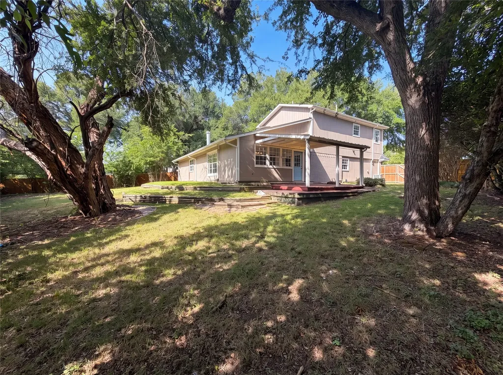 126 Pleasant Run Lewisville TX 75067