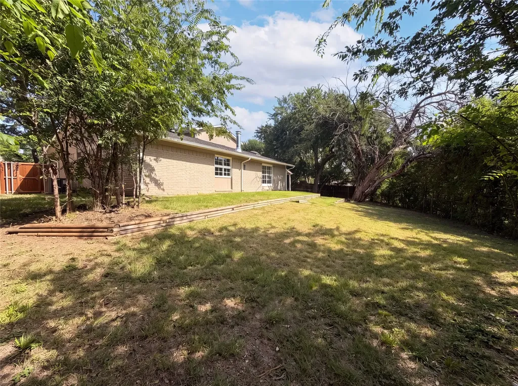 126 Pleasant Run Lewisville TX 75067
