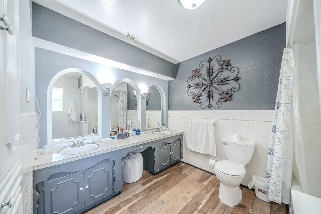 2233 Westfield Street Grand Prairie TX 75050