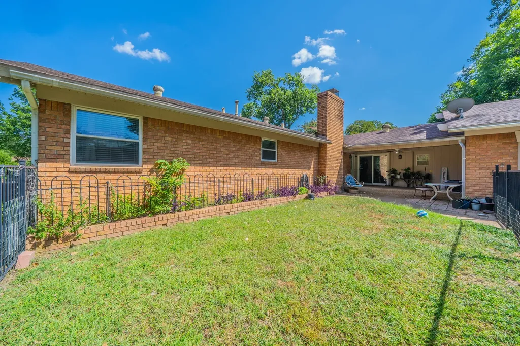 2233 Westfield Street Grand Prairie TX 75050