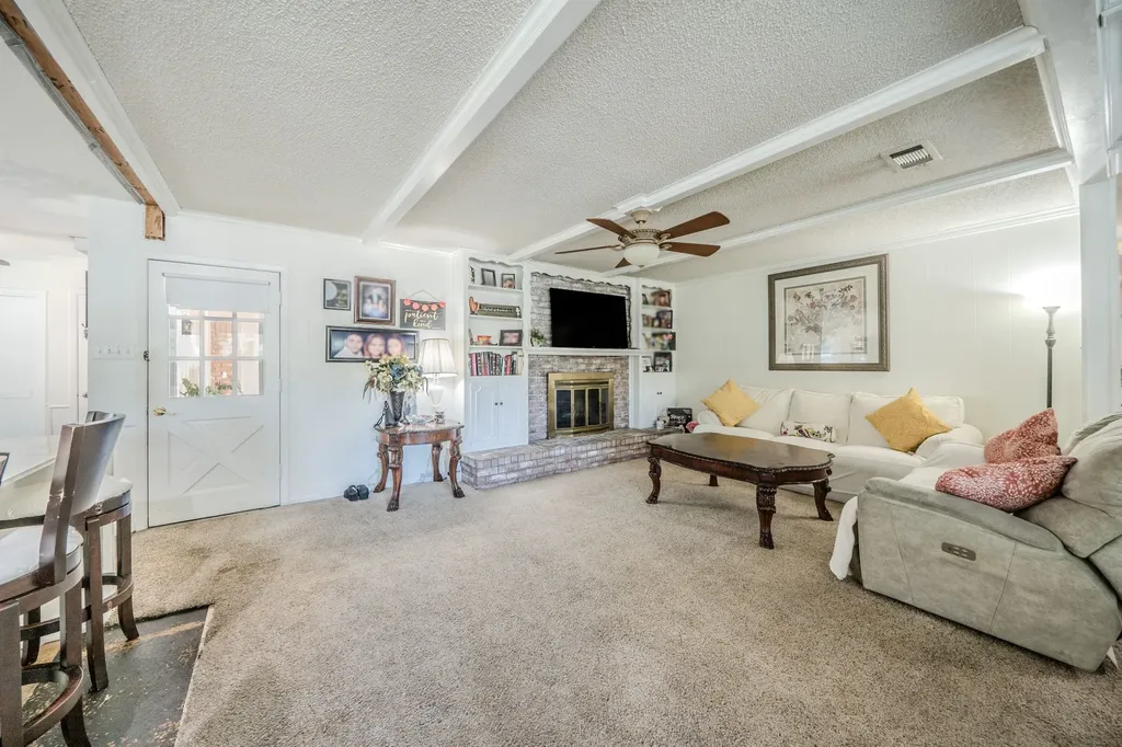 2233 Westfield Street Grand Prairie TX 75050