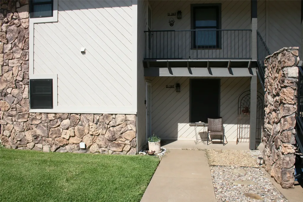3033 Hells Gate Loop Strawn TX 76475