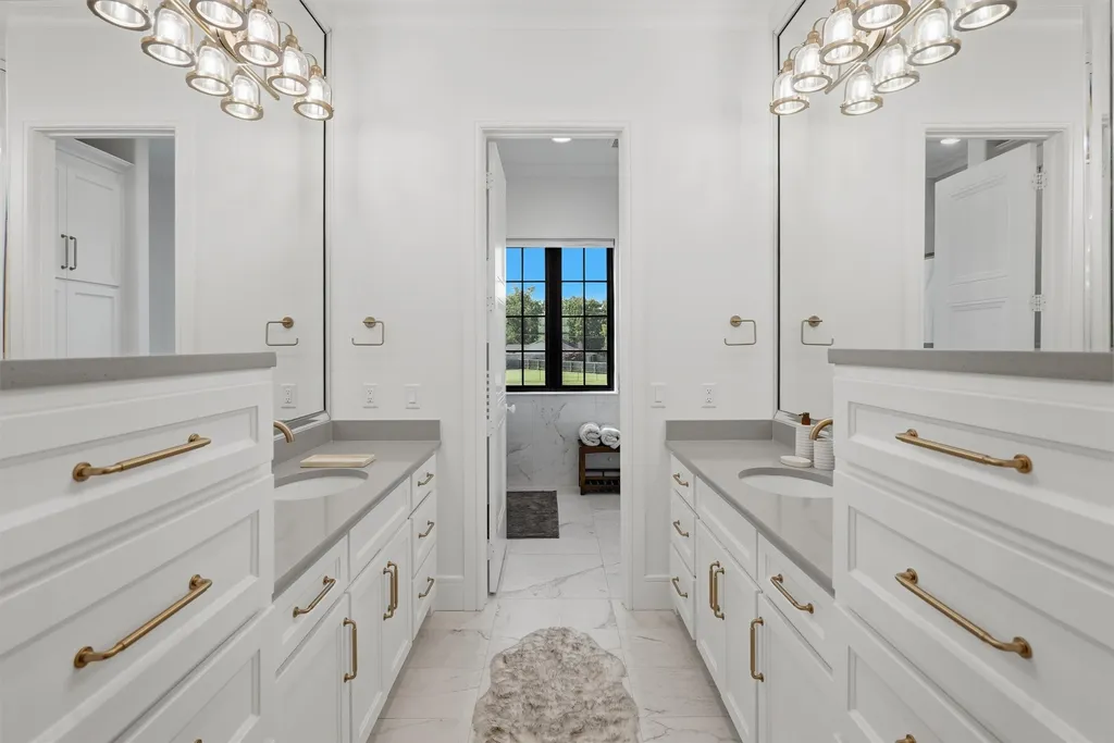 1008 Quarry Court Granbury TX 76048