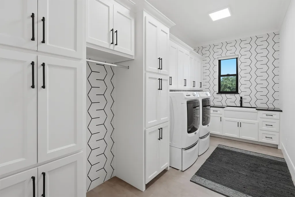 1008 Quarry Court Granbury TX 76048