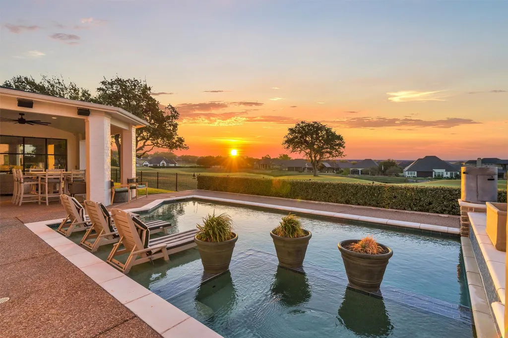 1008 Quarry Court Granbury TX 76048