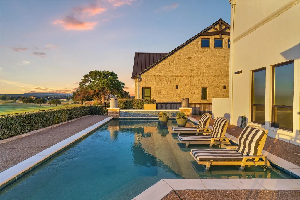 1008 Quarry Court Granbury TX 76048