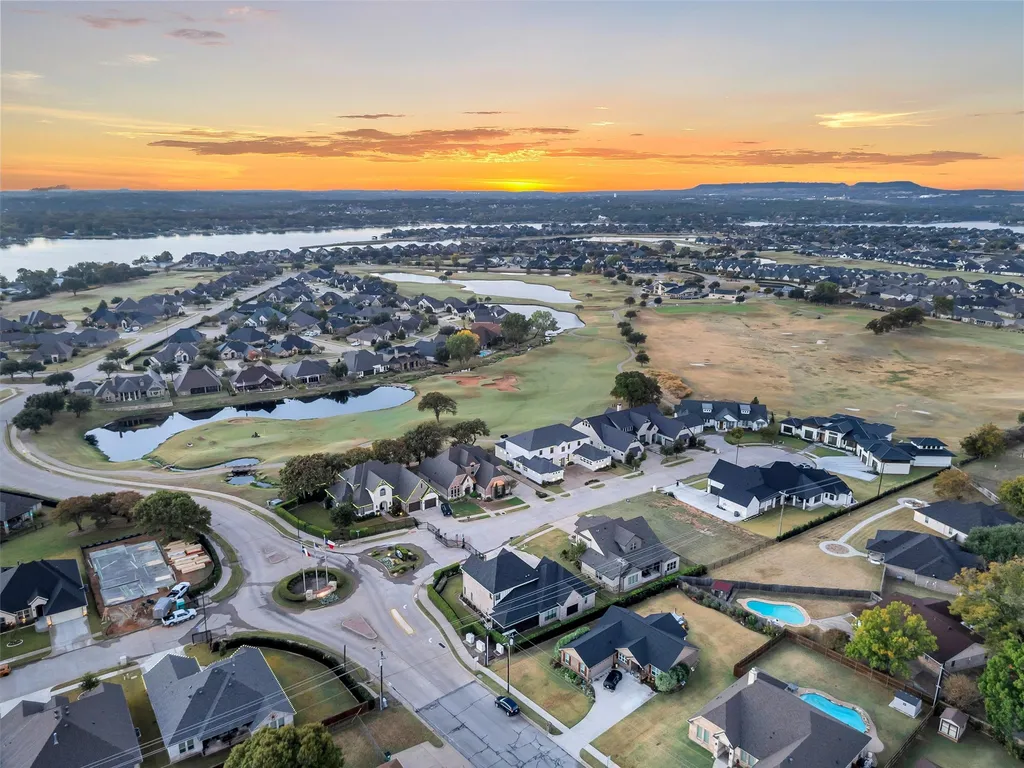 1008 Quarry Court Granbury TX 76048