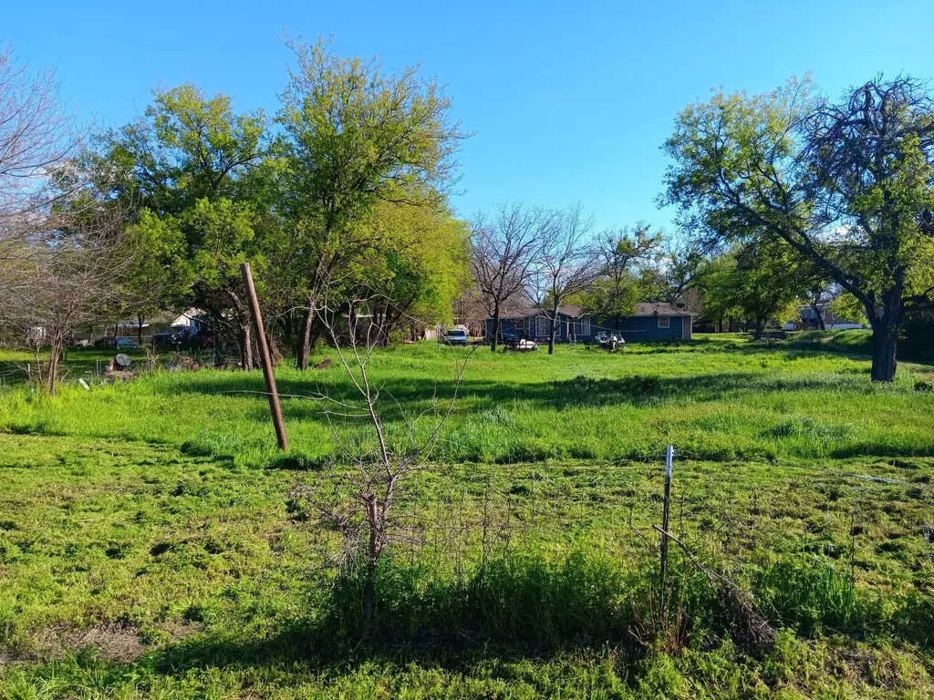 508 E College Avenue Comanche TX 76442