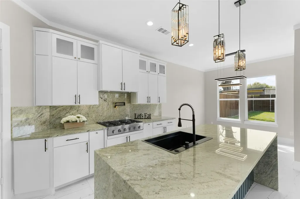707 Buckalew Street Dallas TX 75208