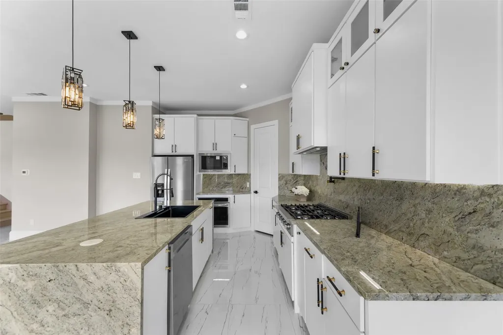 707 Buckalew Street Dallas TX 75208