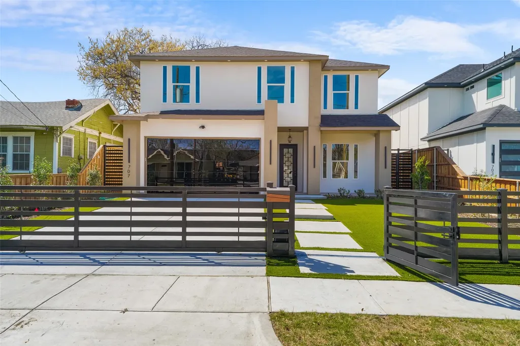707 Buckalew Street Dallas TX 75208