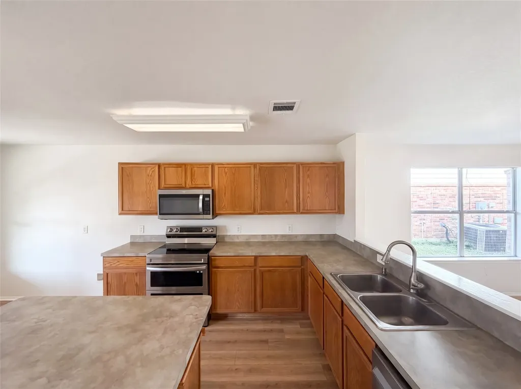 525 Del Mar Drive Ponder TX 76259