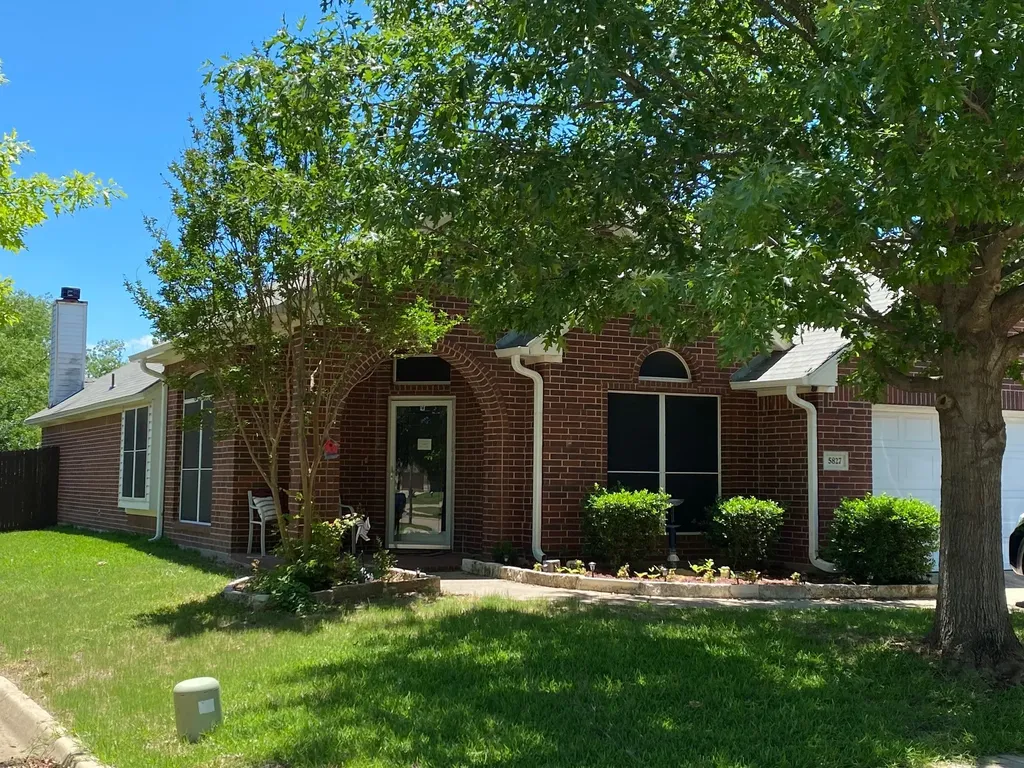 5827 Silver Sage Lane Grand Prairie TX 75052