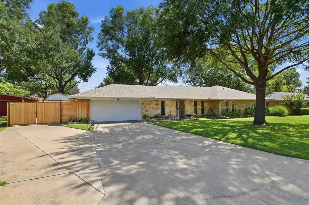 503 Mockingbird Street Bonham TX 75418