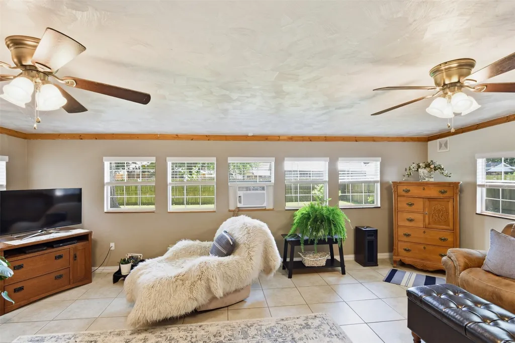 503 Mockingbird Street Bonham TX 75418