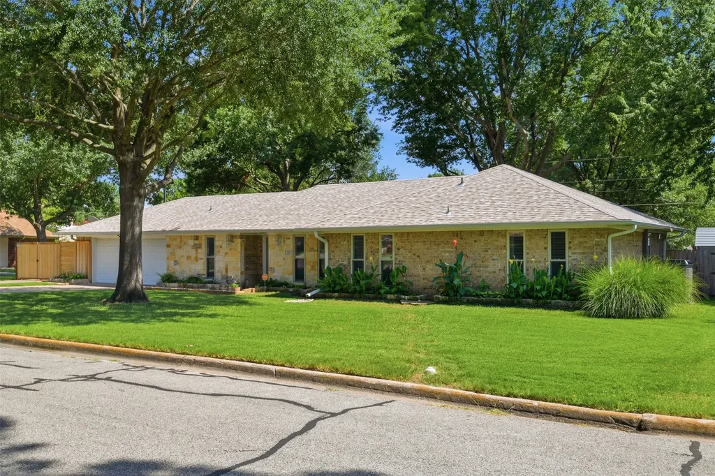 503 Mockingbird Street Bonham TX 75418