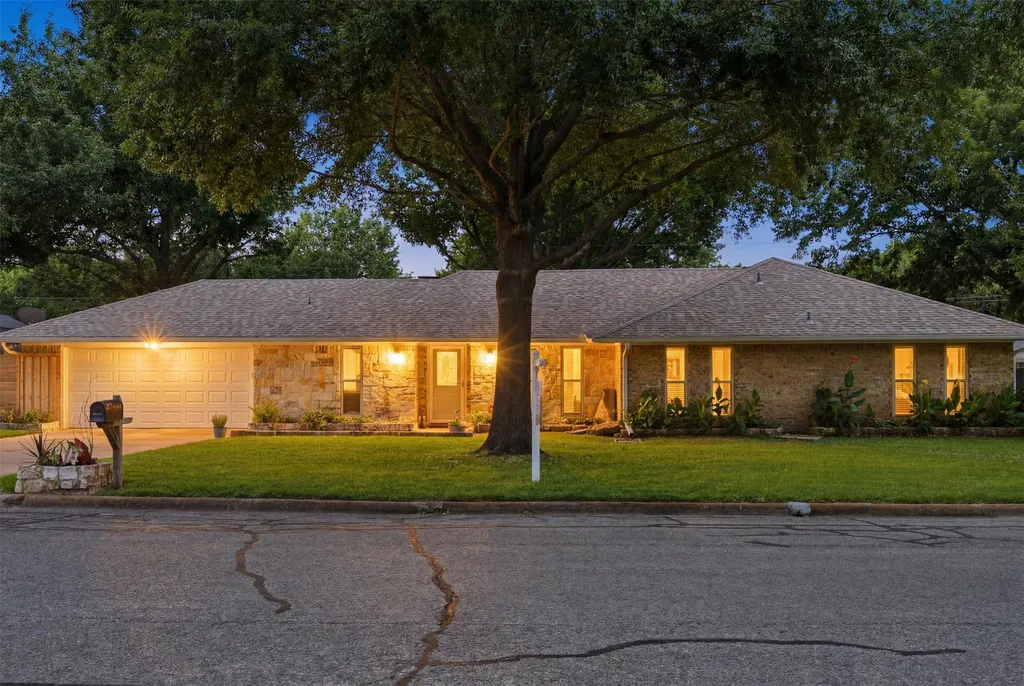 503 Mockingbird Street Bonham TX 75418