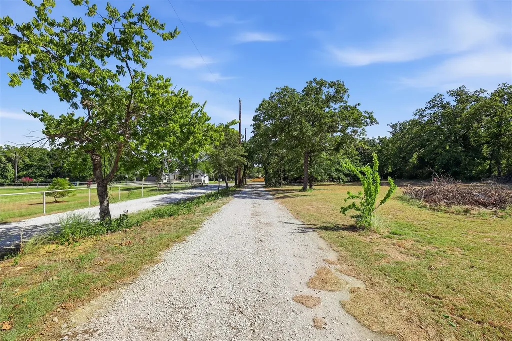 6901 Hawk Road Flower Mound TX 75022