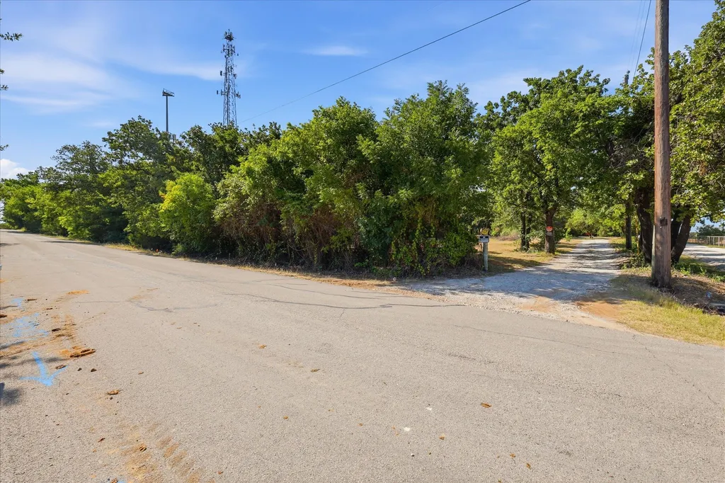 6901 Hawk Road Flower Mound TX 75022