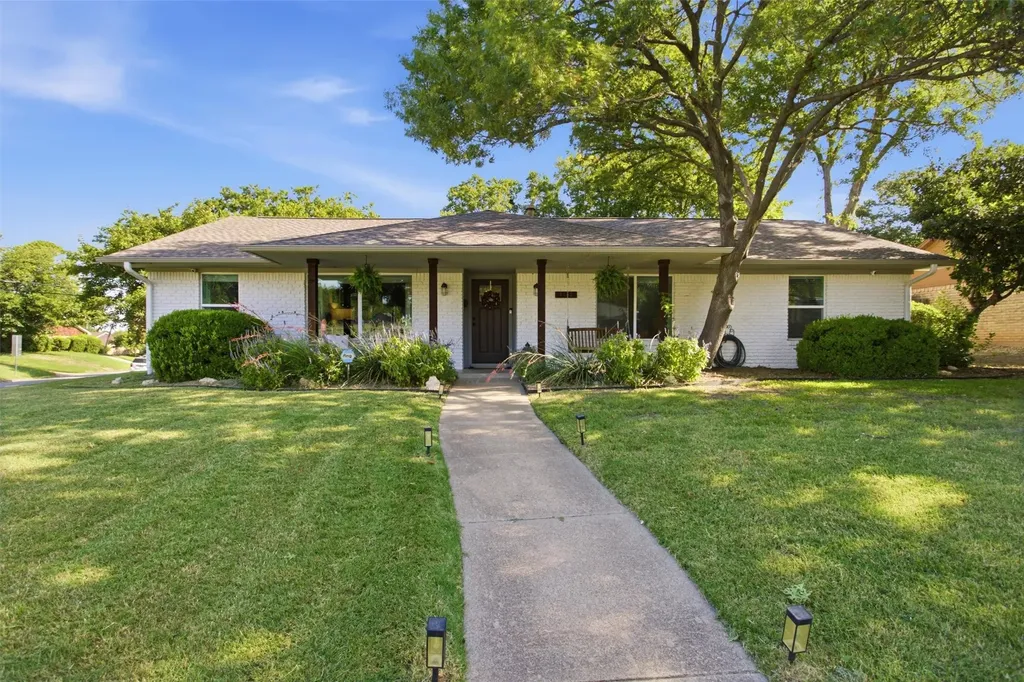 6136 Wrigley Way Fort Worth TX 76133
