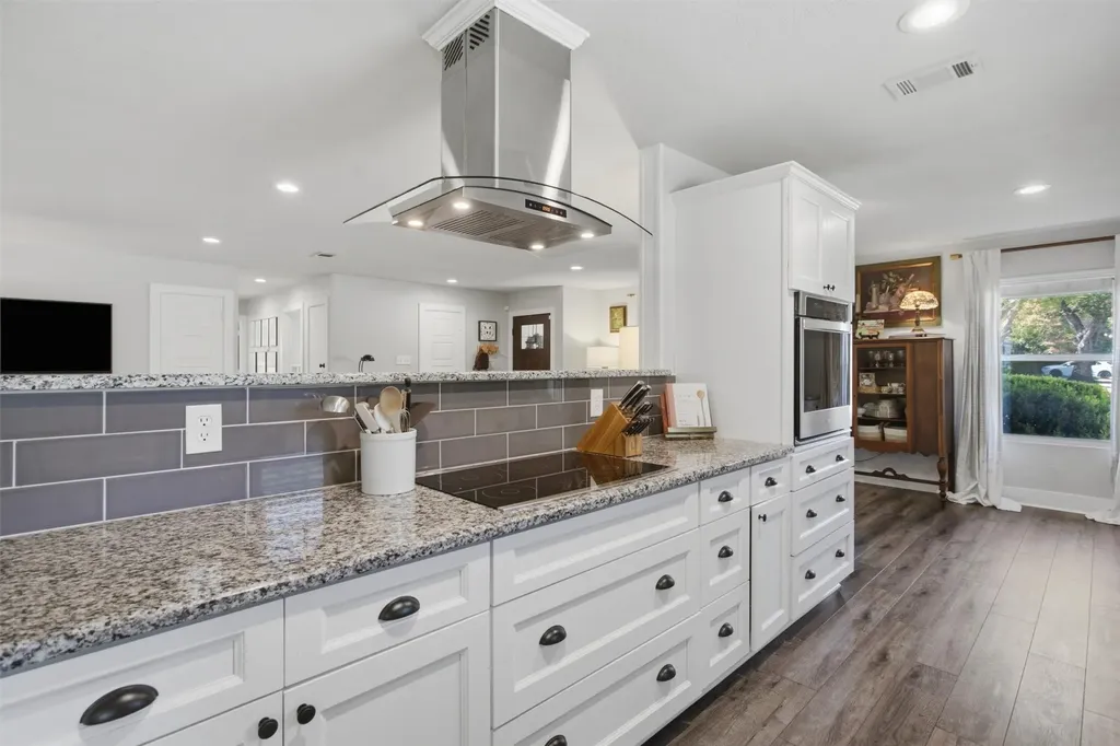 6136 Wrigley Way Fort Worth TX 76133